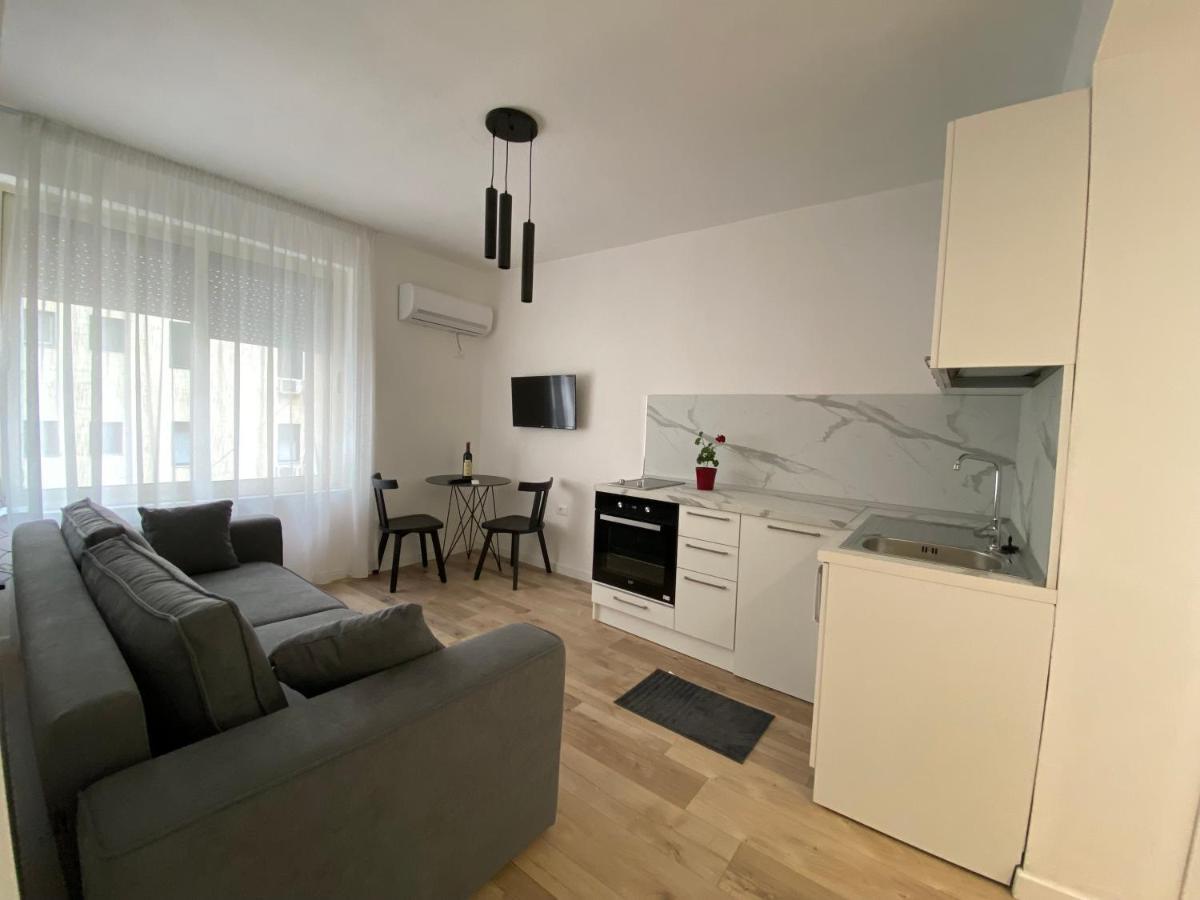 Myslym Shyri'S Apartments Tirana Exterior foto
